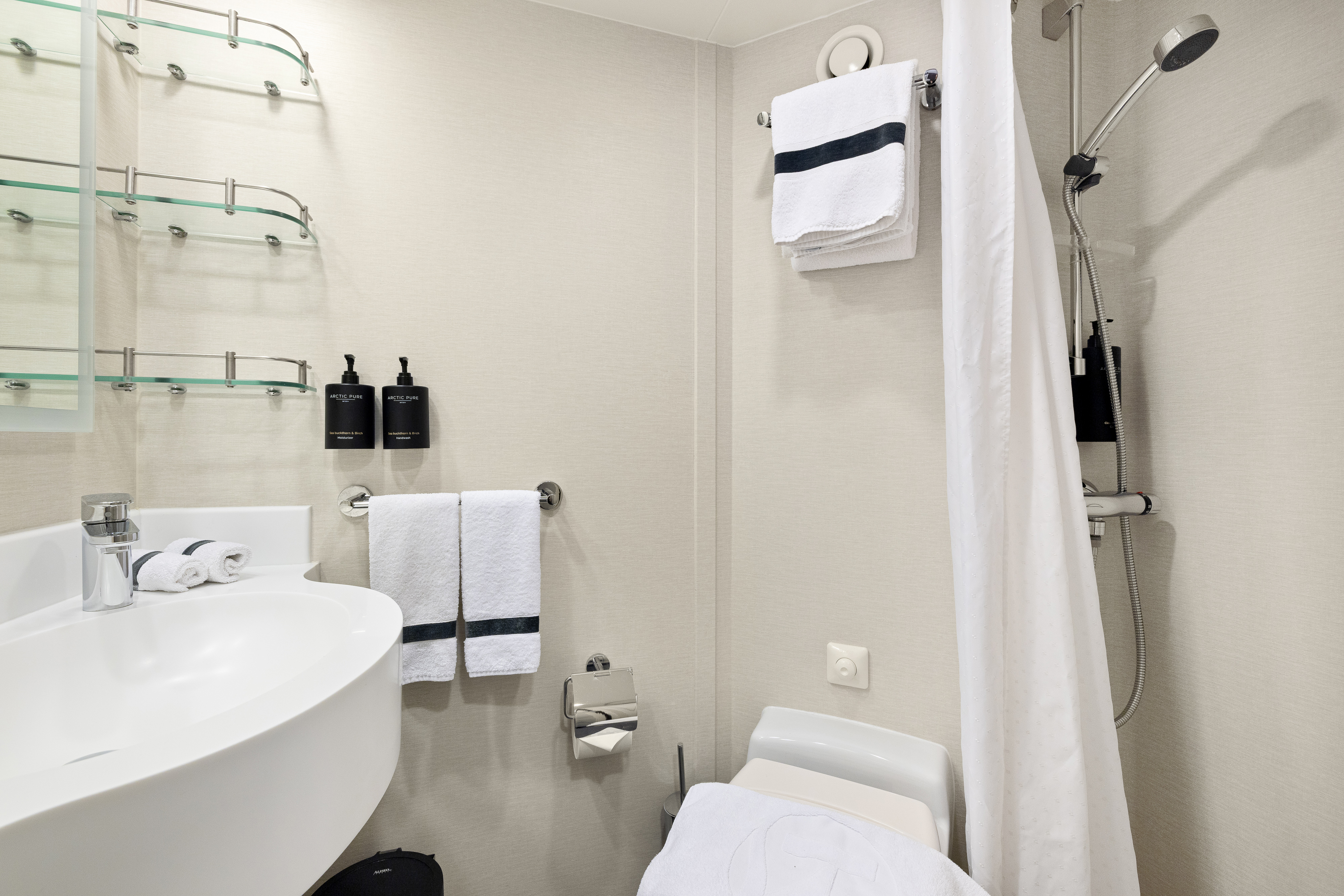 Polar Outside | Outside Cabin